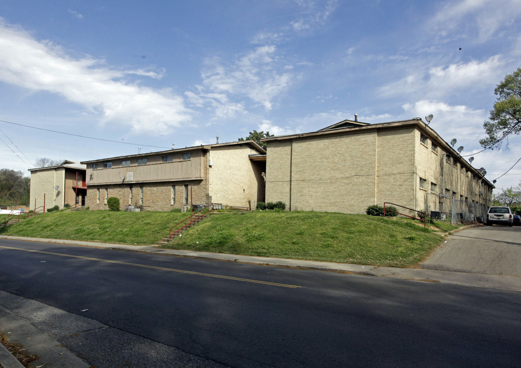 Chateau Kerr Apartments in Memphis, TN - Building Photo