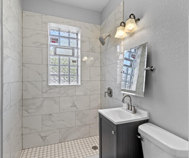 property at 812 E Burleigh St