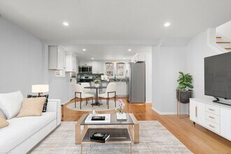 16 Silk St in Norwalk, CT - Building Photo - Building Photo