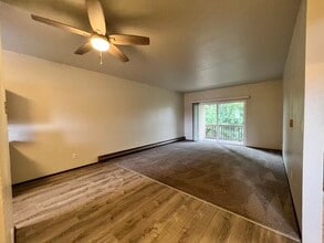 Spartan Arms in Sumner, WA - Building Photo - Building Photo