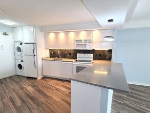 300 N State St, Unit 4107 in Chicago, IL - Foto de edificio - Building Photo