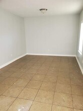 1120 Hunter Dr in Texas City, TX - Building Photo - Building Photo
