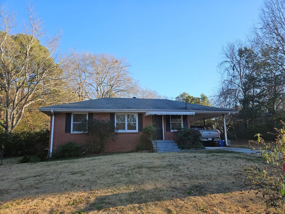 520 Floyd Dr in Smyrna, GA - Building Photo