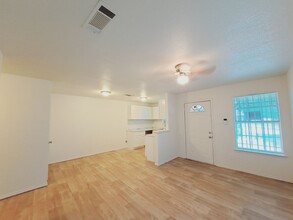 1500-1502 E Mulkey St in Fort Worth, TX - Foto de edificio - Building Photo