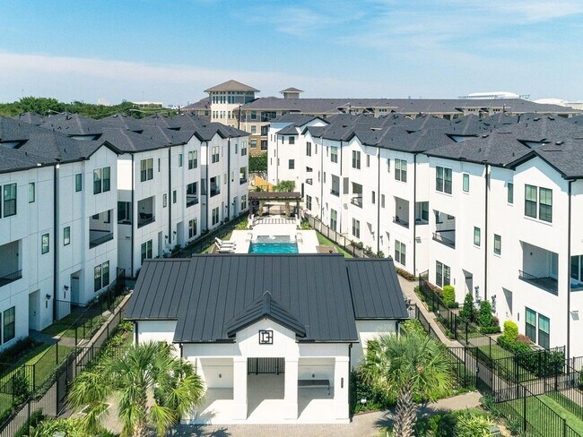 property at 2718 Grand Fountains Dr