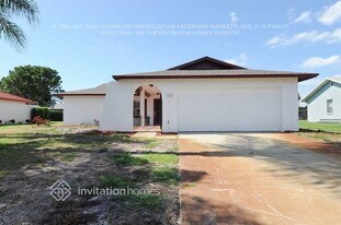6906 20th Ave W in Bradenton, FL - Building Photo
