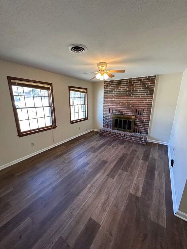 2105-2107 McCutchen Rd in Rolla, MO - Building Photo - Building Photo