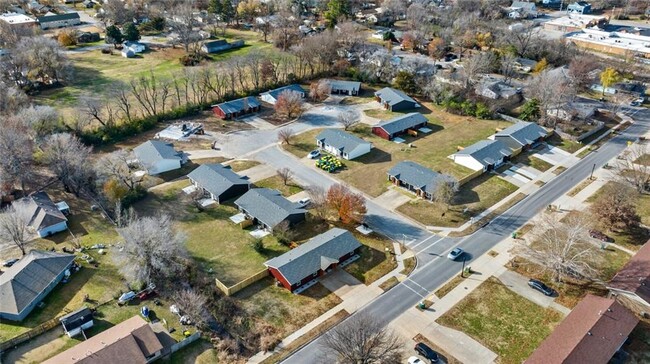 305 Trailside Ter in Springdale, AR - Foto de edificio - Building Photo