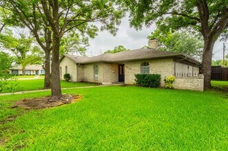 6978 Hunnicut Ct in Dallas, TX - Building Photo - Building Photo