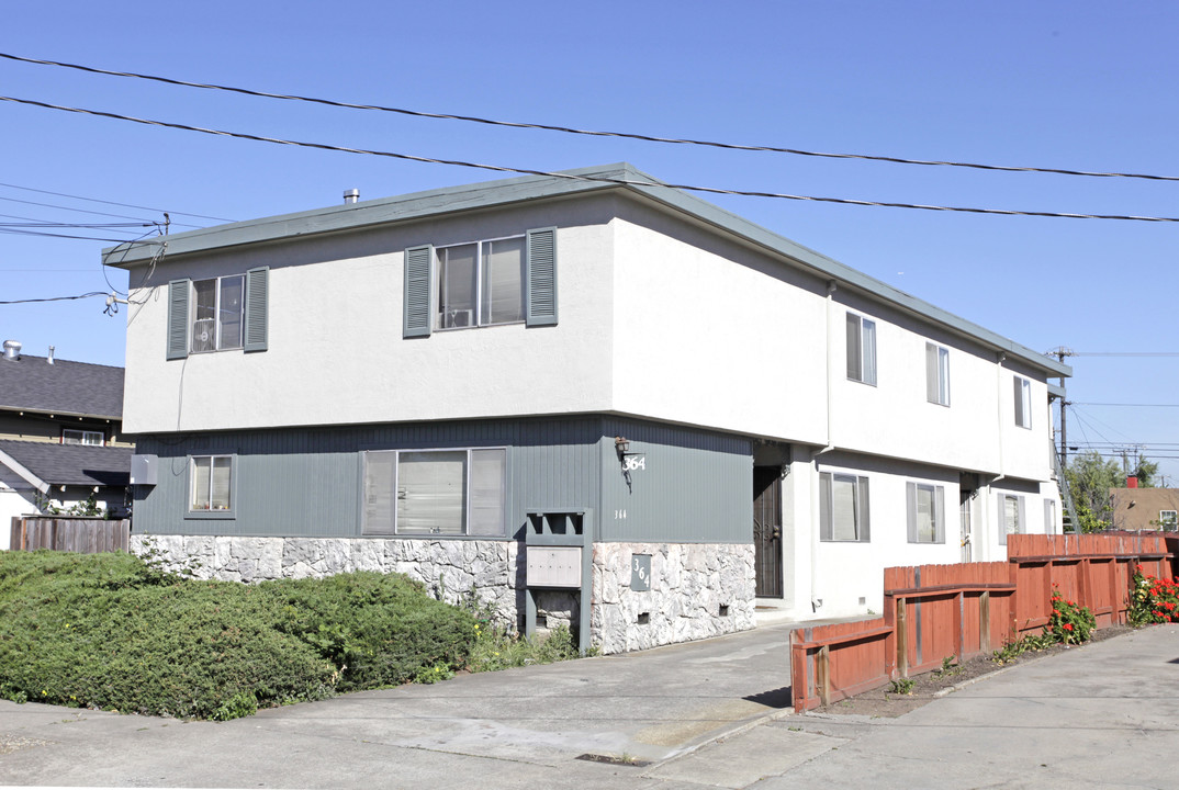 364 Estabrook St in San Leandro, CA - Building Photo