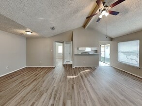 9326 Golden Sunshine Dr in Houston, TX - Building Photo - Building Photo