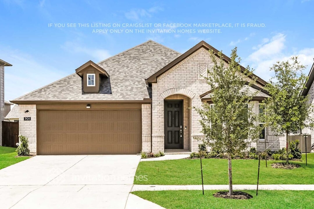 701 Rain Barrel Pl in Celina, TX - Building Photo
