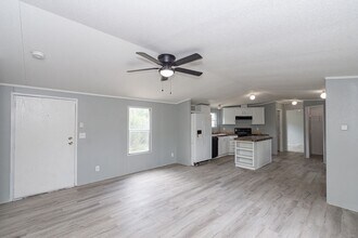 230 3rd St in San Leon, TX - Building Photo - Building Photo