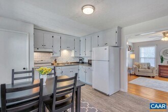 412 Gentry Dr in Gordonsville, VA - Foto de edificio - Building Photo