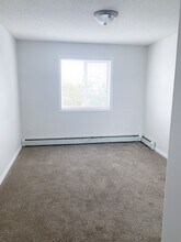 3425-319 19 St NW in Edmonton, AB - Building Photo - Building Photo