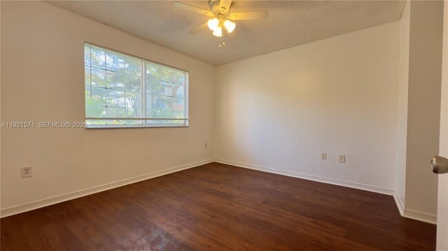 4177 N Haverhill Rd in West Palm Beach, FL - Building Photo - Building Photo