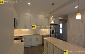 120 Kenrick St, Unit 5 in Boston, MA - Building Photo - Building Photo