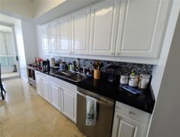 21055 Yacht Club Dr, Unit 1602 in Aventura, FL - Foto de edificio - Building Photo