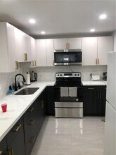 400 Kings Point Dr, Unit 210 in Sunny Isles Beach, FL - Building Photo - Building Photo