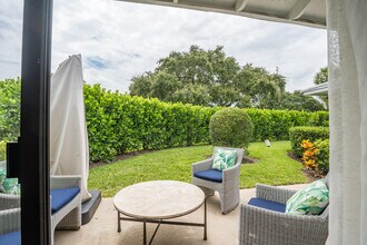 101 Club Dr in Palm Beach Gardens, FL - Building Photo - Building Photo