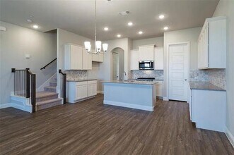 6025 Roper Rd in McKinney, TX - Foto de edificio - Building Photo