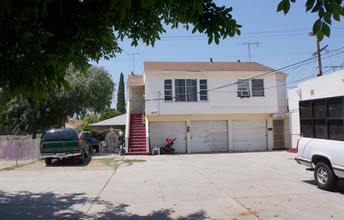 8125-8131 State St in South Gate, CA - Foto de edificio - Building Photo