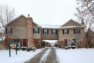 Coventry Garden in Dundee, IL - Building Photo - Building Photo