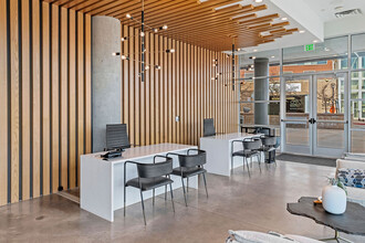 2785 Speer Blvd in Denver, CO - Foto de edificio - Building Photo