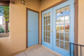 1446 E Grovers Ave, Unit 13 in Phoenix, AZ - Foto de edificio - Building Photo