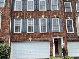 14368 Verde Pl in Haymarket, VA - Building Photo