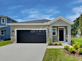 1125 Walden Pond Dr in Plant City, FL - Building Photo