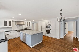 905 Napoli Dr in Los Angeles, CA - Building Photo - Building Photo