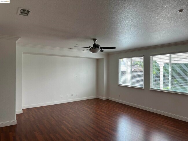 2814 Pasatiempo Dr in Brentwood, CA - Building Photo - Building Photo