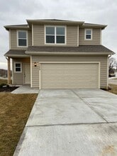 21389 W 215th Ter in Spring Hill, KS - Building Photo - Building Photo