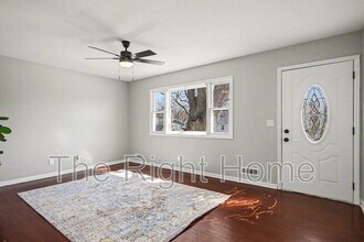 1606 Cole Creek Dr in Omaha, NE - Building Photo - Building Photo