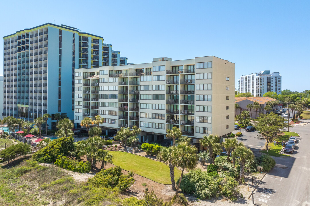 Caroline Dunes in Myrtle Beach, SC - Building Photo