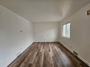 854 Oranmore St in Pittsburgh, PA - Building Photo - Building Photo