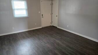710 E 139 St in Kansas City, MO - Building Photo
