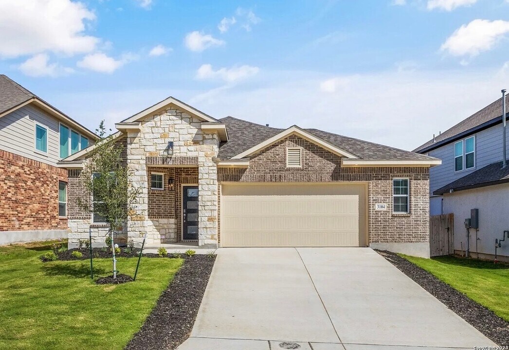 3104 Morlanga St in New Braunfels, TX - Building Photo
