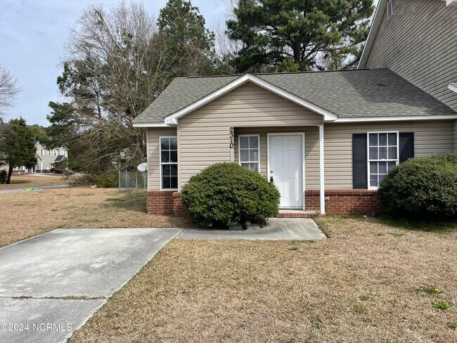 2310 Brandymill Ln in Jacksonville, NC - Building Photo - Building Photo