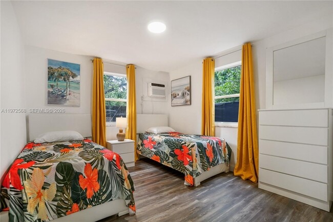 168 NW 32nd St in Miami, FL - Foto de edificio - Building Photo