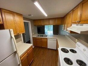 5453 Sombra Del Lago Dr in Tallahassee, FL - Building Photo - Building Photo