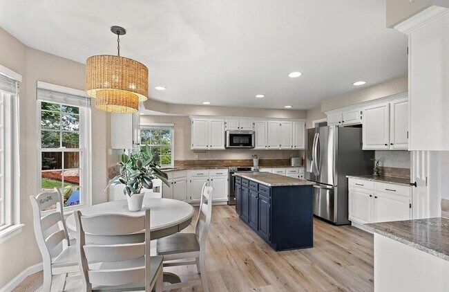 318 Clare Dr in Castle Pines, CO - Foto de edificio - Building Photo