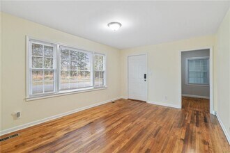 681 Toliver St NE in Marietta, GA - Building Photo - Building Photo