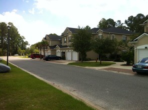 Heron Cove Apartments in Jacksonville, FL - Foto de edificio - Building Photo