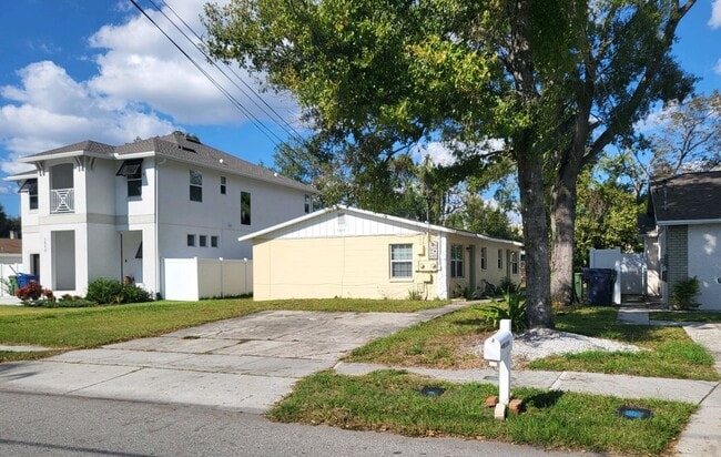 property at 1511 W Arch St