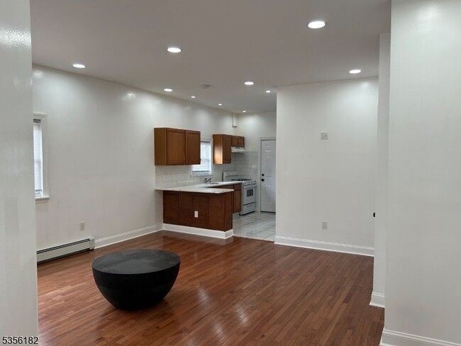 1214 51st St in North Bergen, NJ - Building Photo - Building Photo