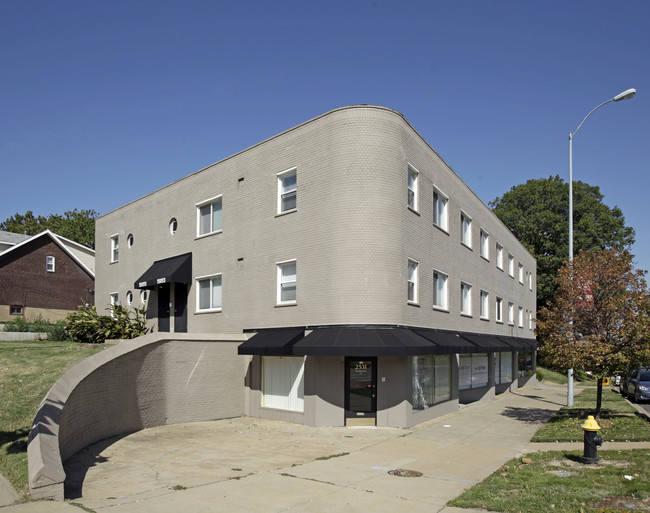 2525-2531 Hampton Ave