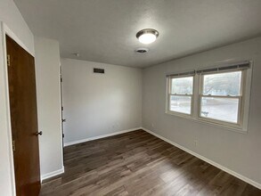 900 N 10th St in Norfolk, NE - Building Photo - Building Photo