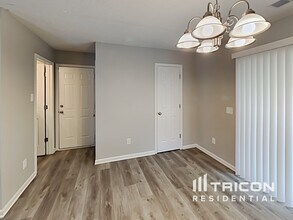 812 Spears Dr in Elgin, SC - Building Photo - Building Photo